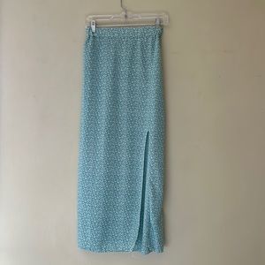 Floral maxi skirt with a slit.